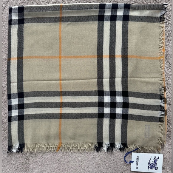 NEW🔥BURBERRY Giant Check Wool Scarf🔥 - Picture 6 of 8